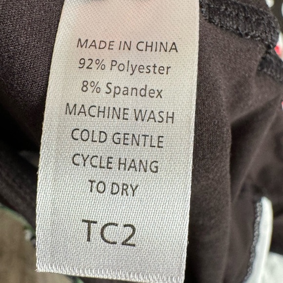 TC2 Beetlejuice Capri Length Leggings - Picture 5 of 5